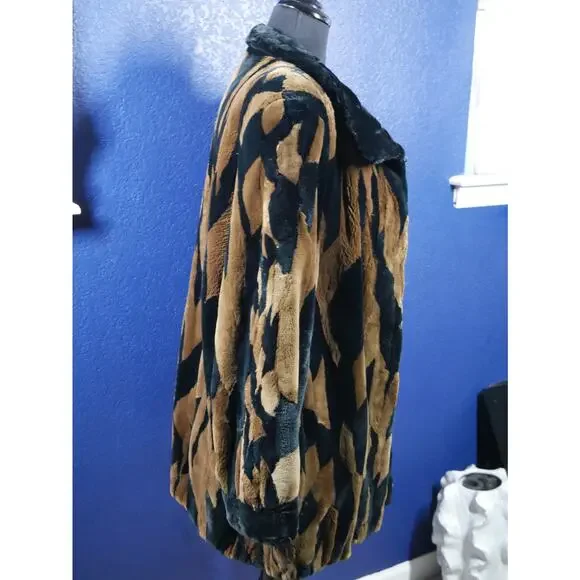 Private Label Black and Brown Sheared Beaver Stroller Coat